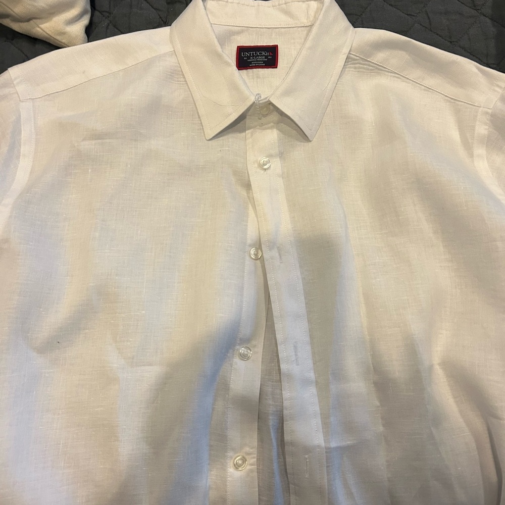 Untuck it linen shirt. Worn once. Dry cleaned. XL